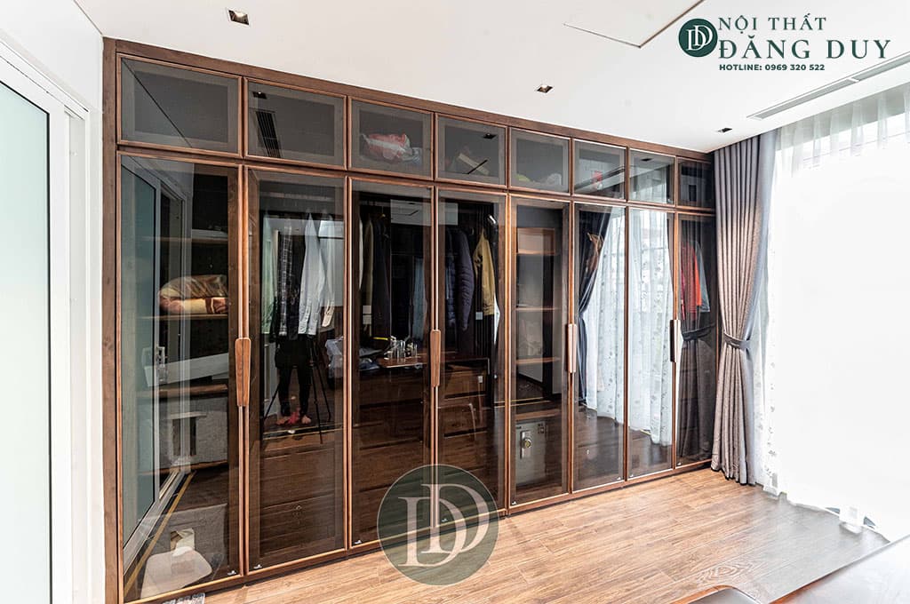 Mẫu tủ quần áo gỗ óc chó cánh kính hiện đại TA03